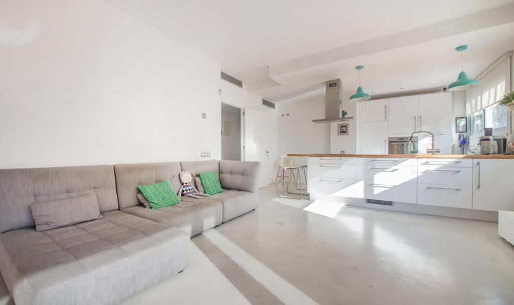 Magnificent Apartment Close To The Beach Sant Adrià de Besòs Eksteriør billede