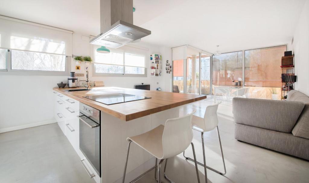 Magnificent Apartment Close To The Beach Sant Adrià de Besòs Eksteriør billede